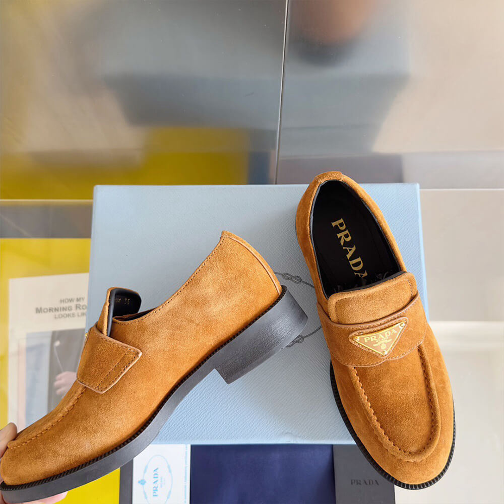 Pra*a women loafer
