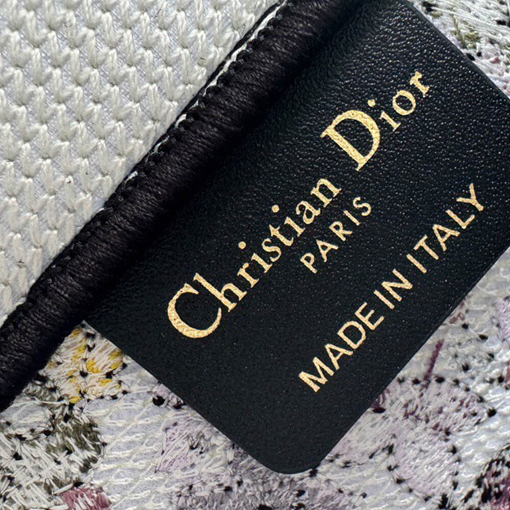medium D*or book tote