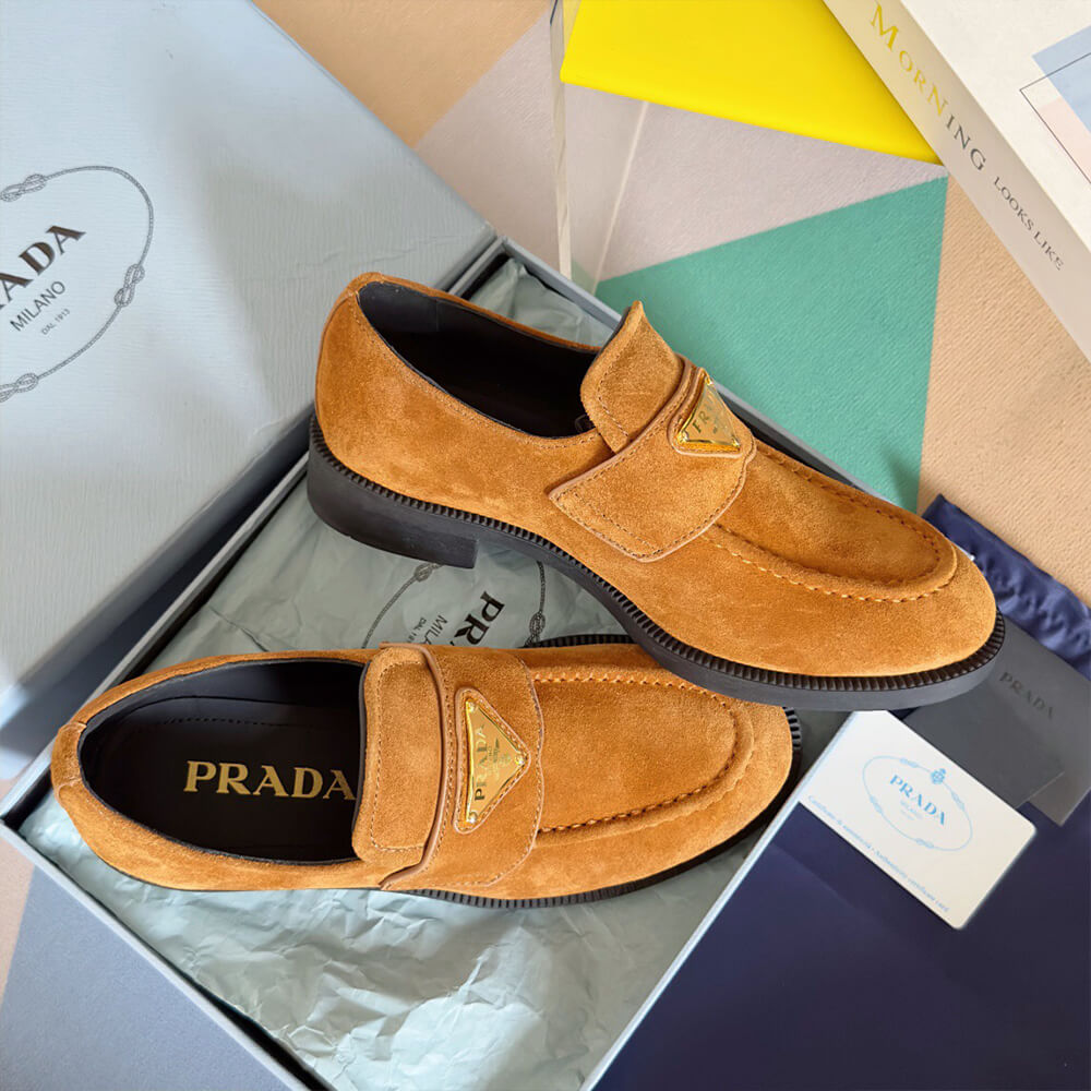 Pra*a women loafer