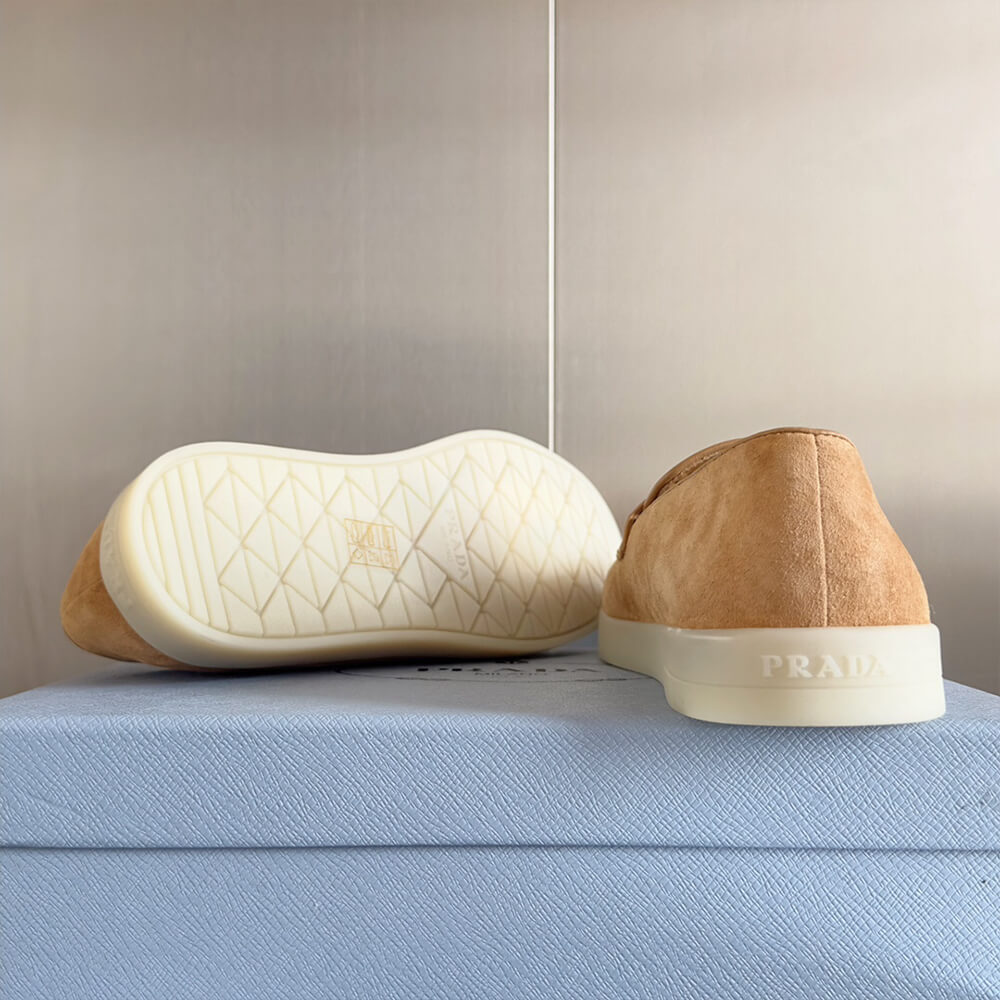 Pra*a unisex loafer