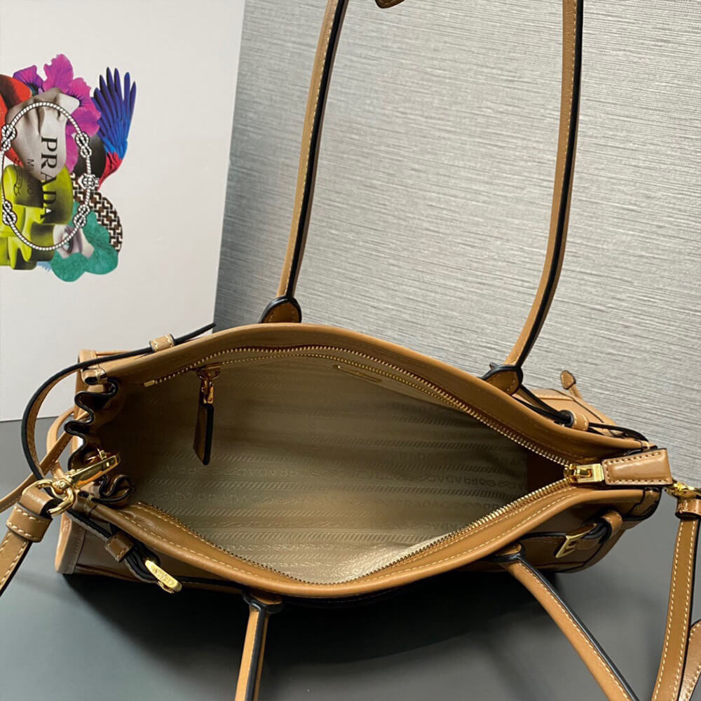 Pra*a medium leather handbag(high-end grade)