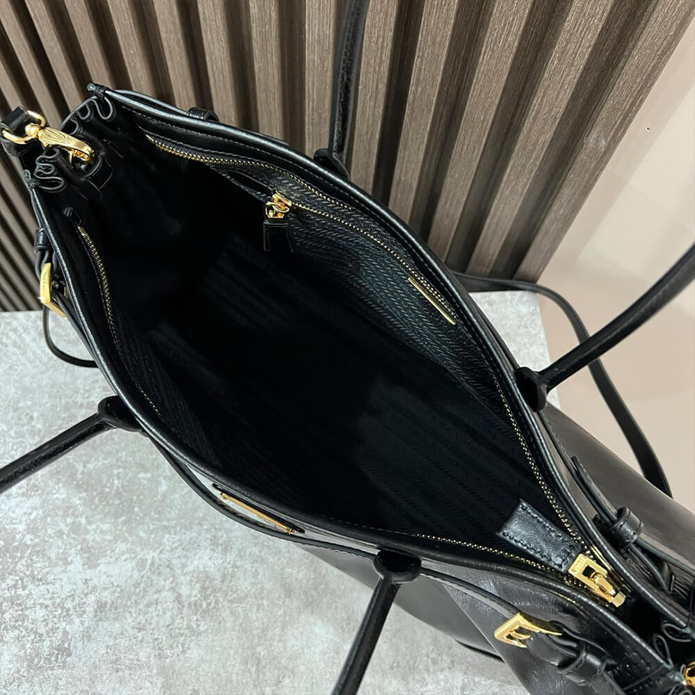Pra*a large leather handbag(high-end grade)