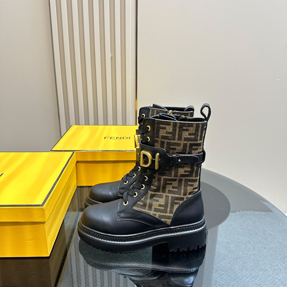 F**di F**digraphy logo-plaque leather boots