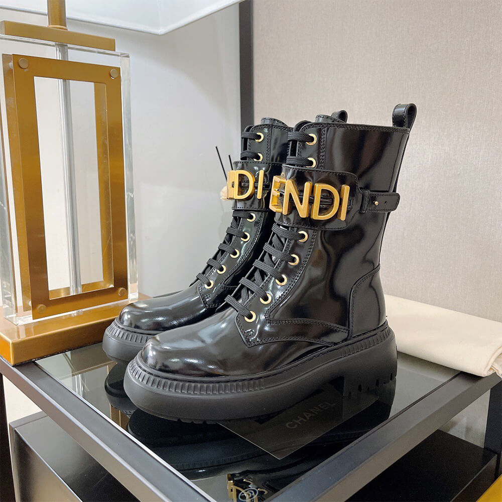 F**di F**digraphy logo-plaque leather boots