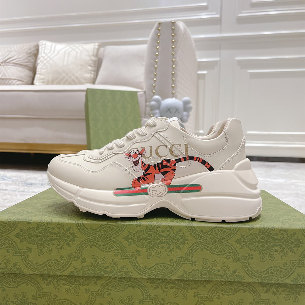 G*u*i rhyton sneaker with print