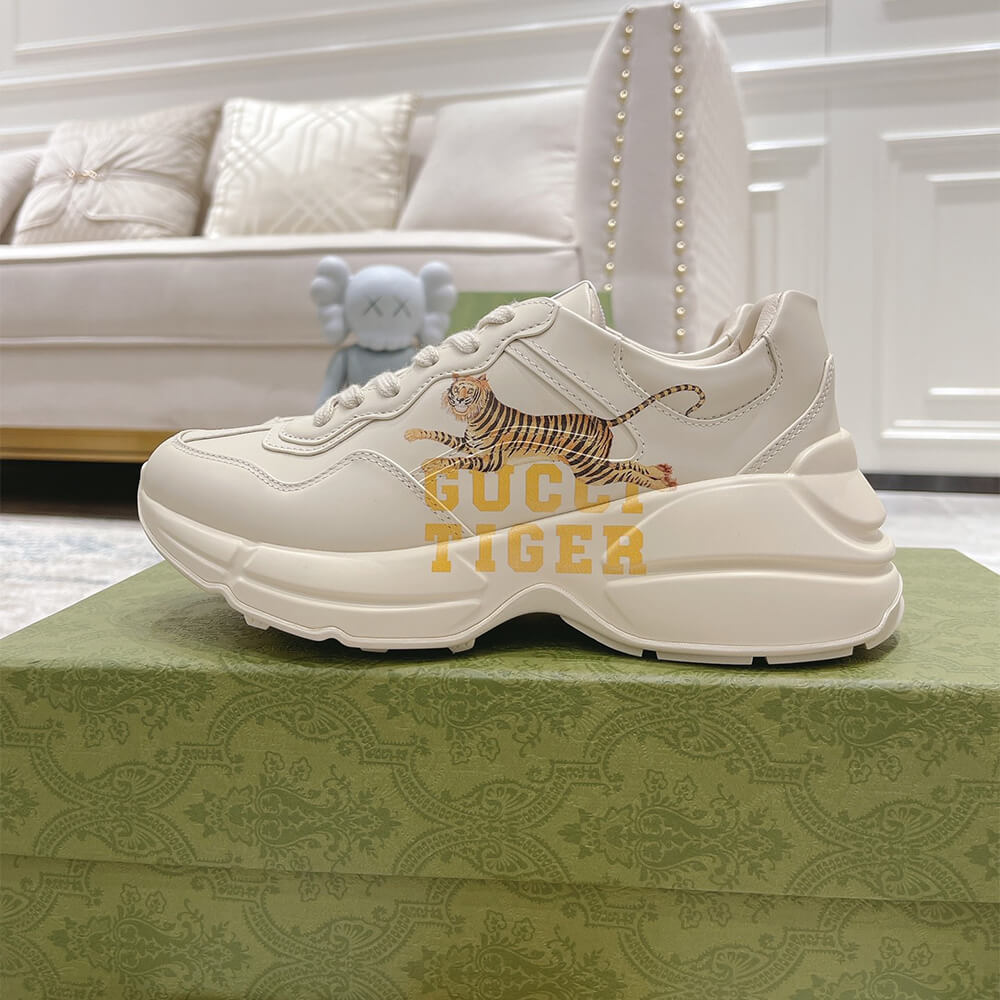 G*u*i tiger rhyton sneaker