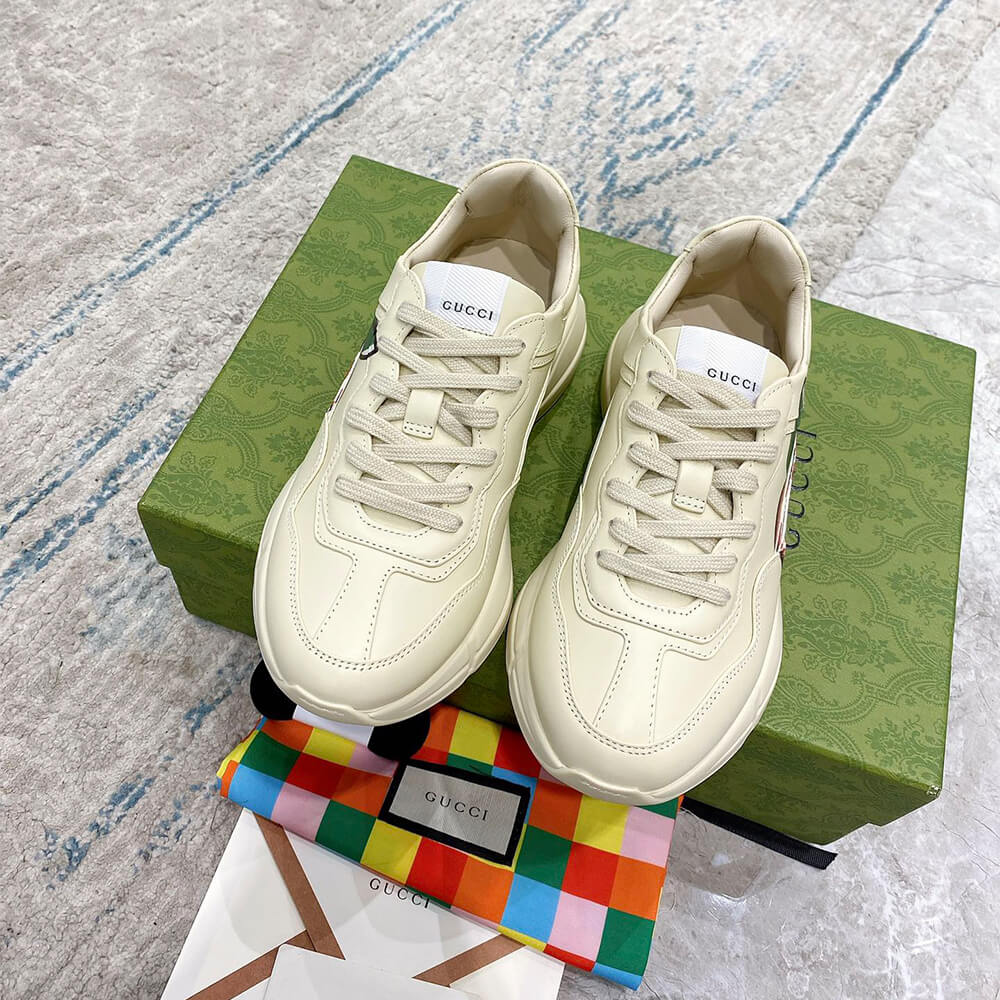 G*u*i rhyton apple-print sneaker