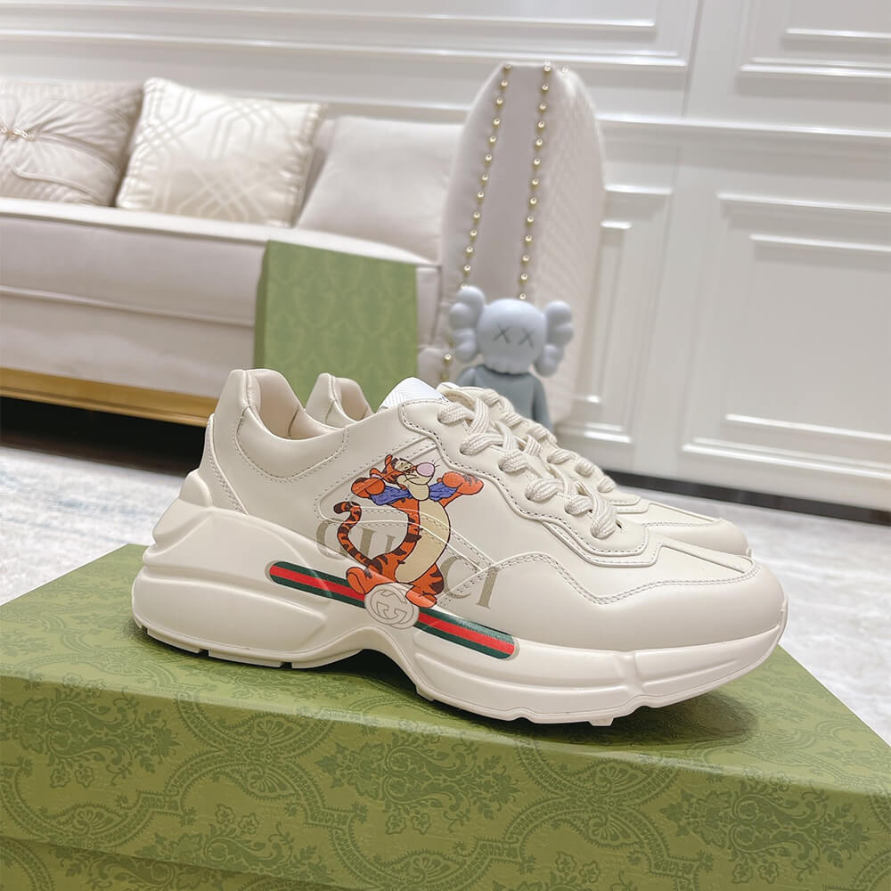 G*u*i rhyton sneaker with print