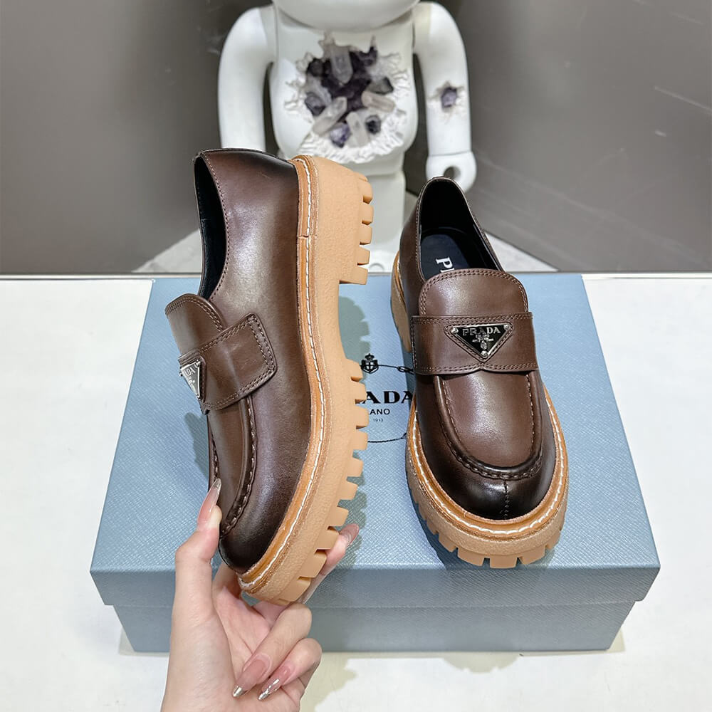 Pra*a leather loafers
