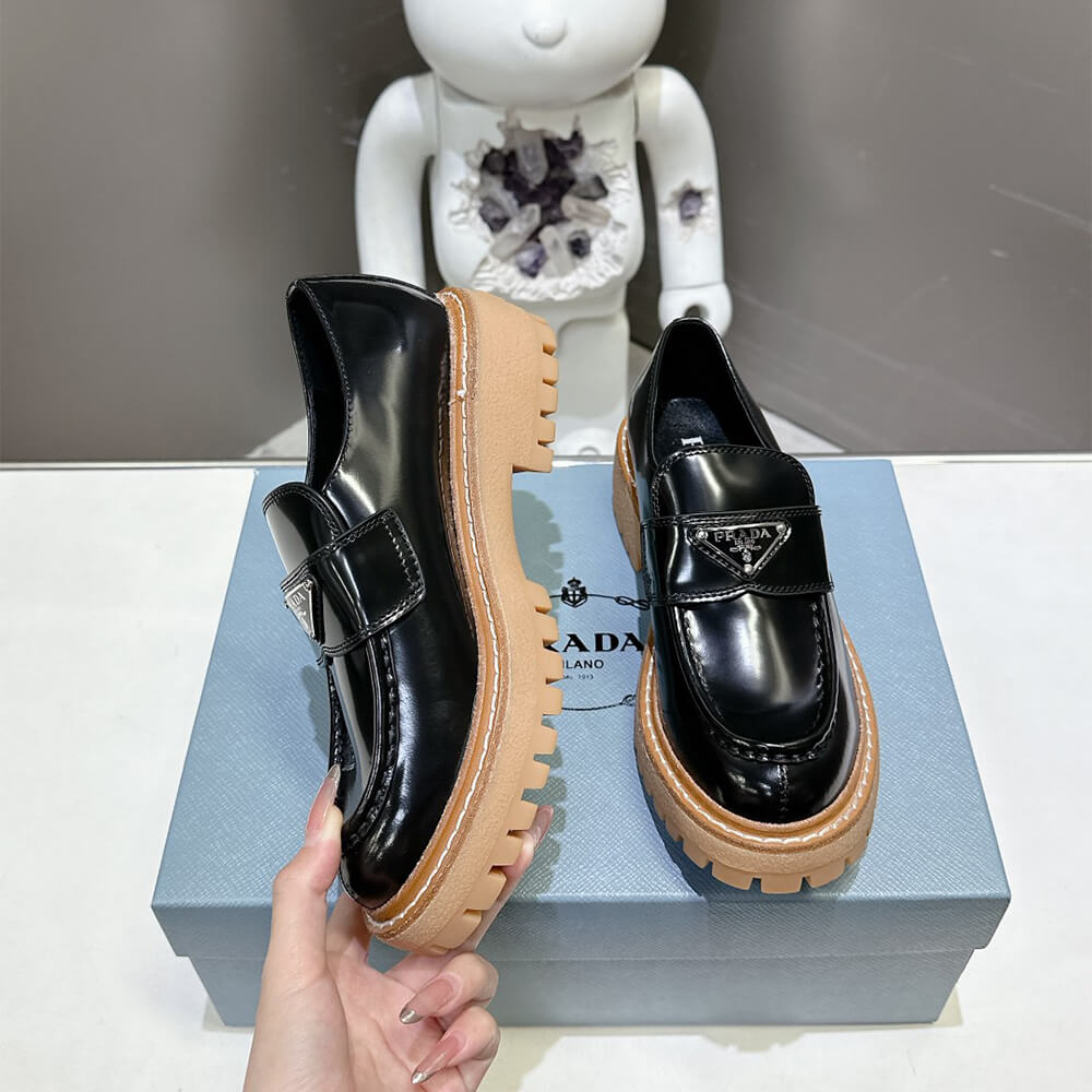 Pra*a leather loafers