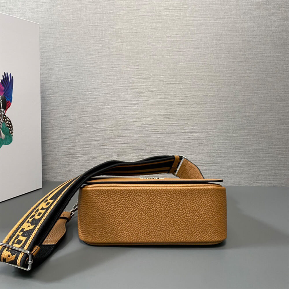 Pra*a leather shoulder bag(high-end grade)