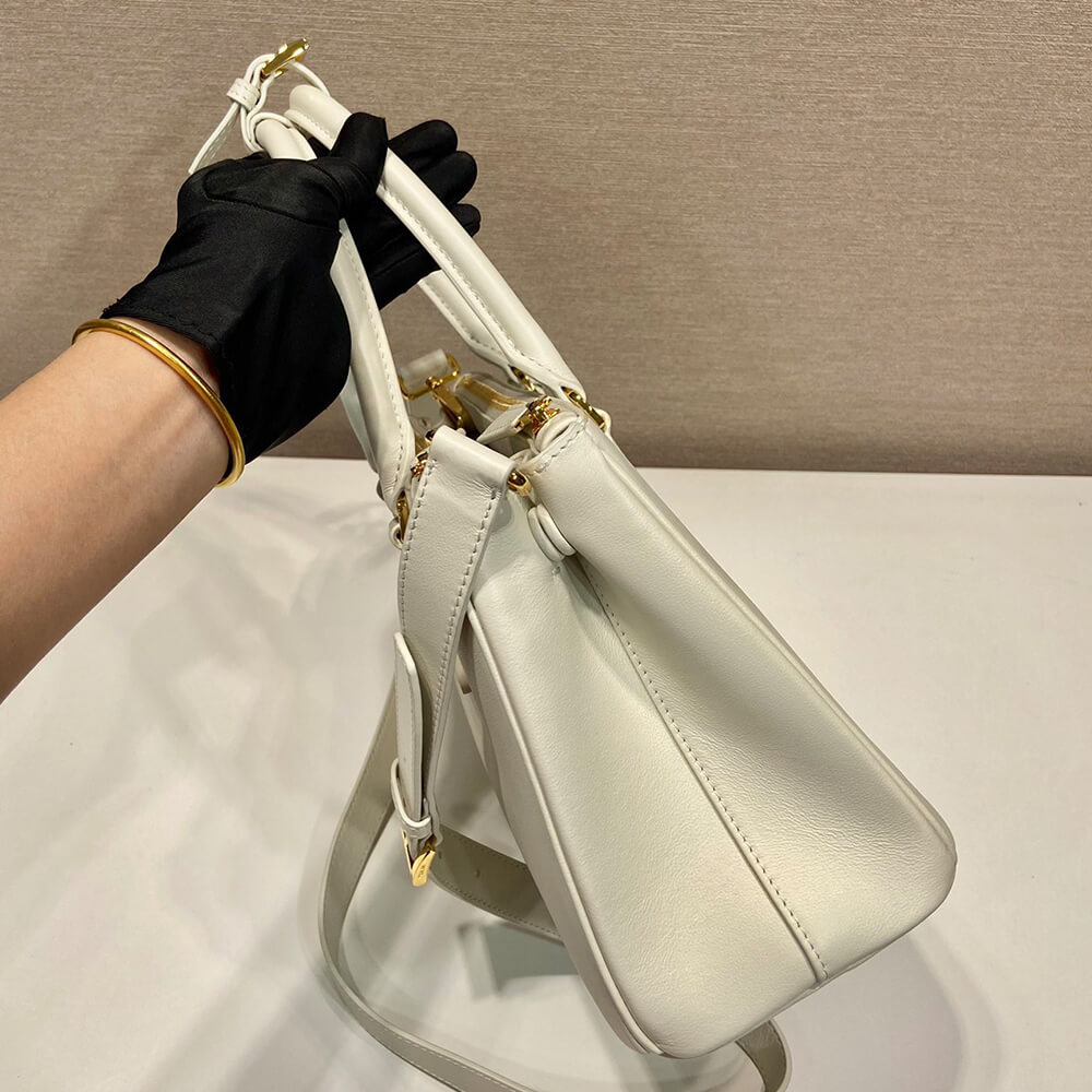 Pra*a new medium Pra*a galleria saffiano leather bag(high-end grade)