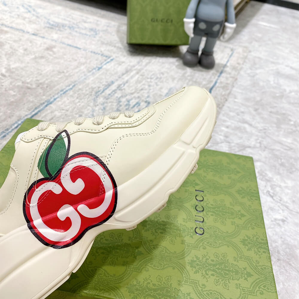 G*u*i rhyton apple-print sneaker