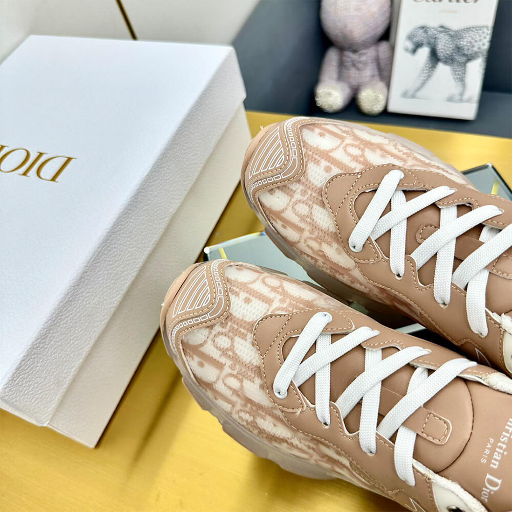 ch**an D*or vibe sneaker