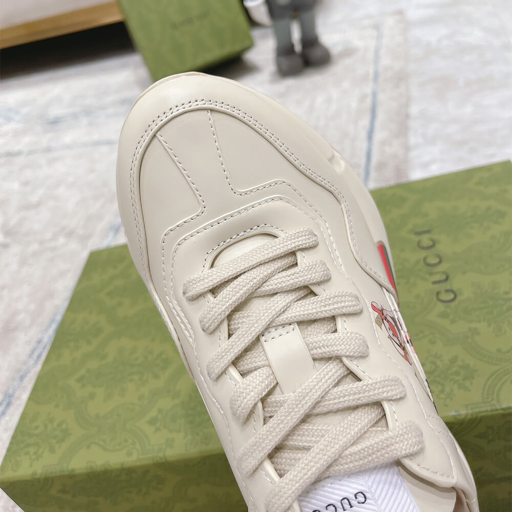 G*u*i rhyton sneaker with print