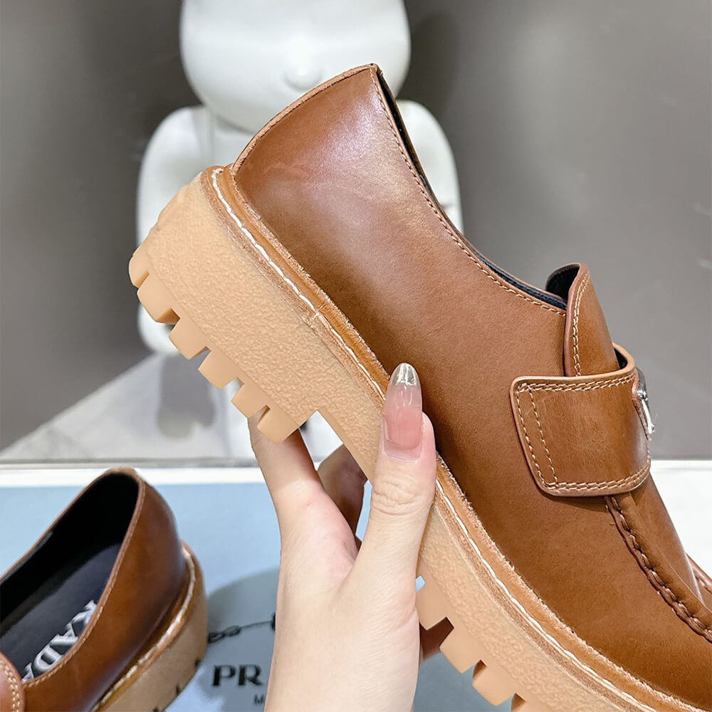 Pra*a leather loafers