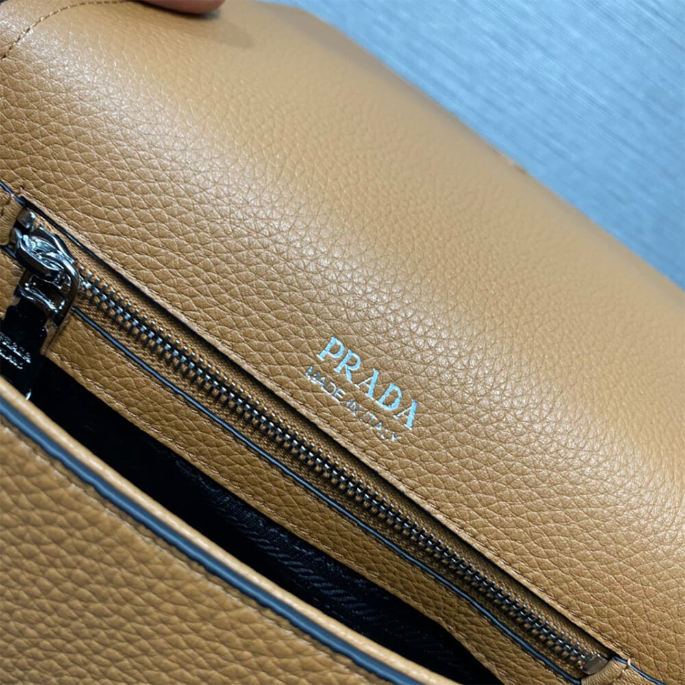 Pra*a leather shoulder bag(high-end grade)