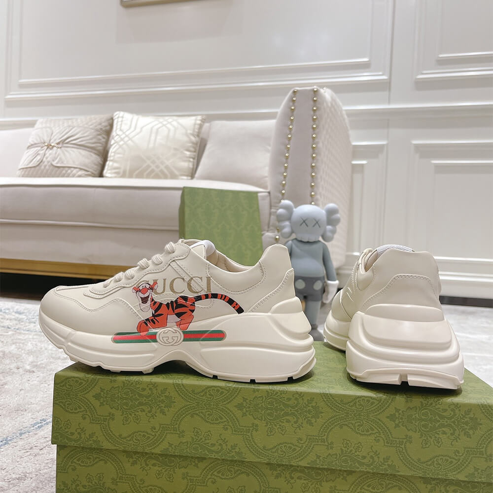 G*u*i rhyton sneaker with print