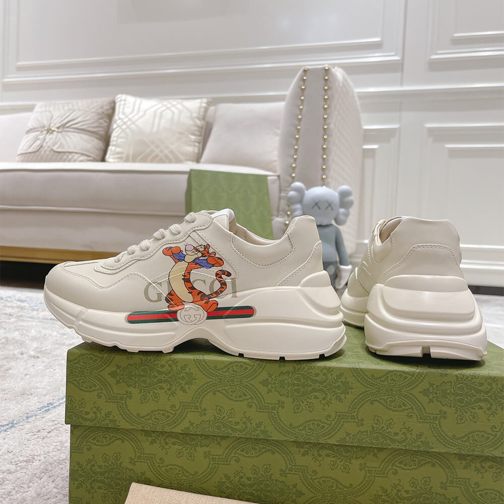 G*u*i rhyton sneaker with print