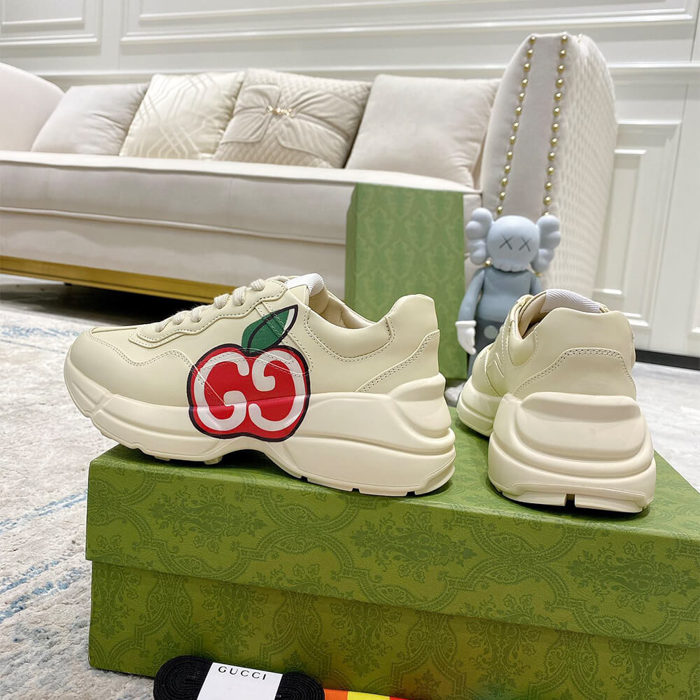 G*u*i rhyton apple-print sneaker