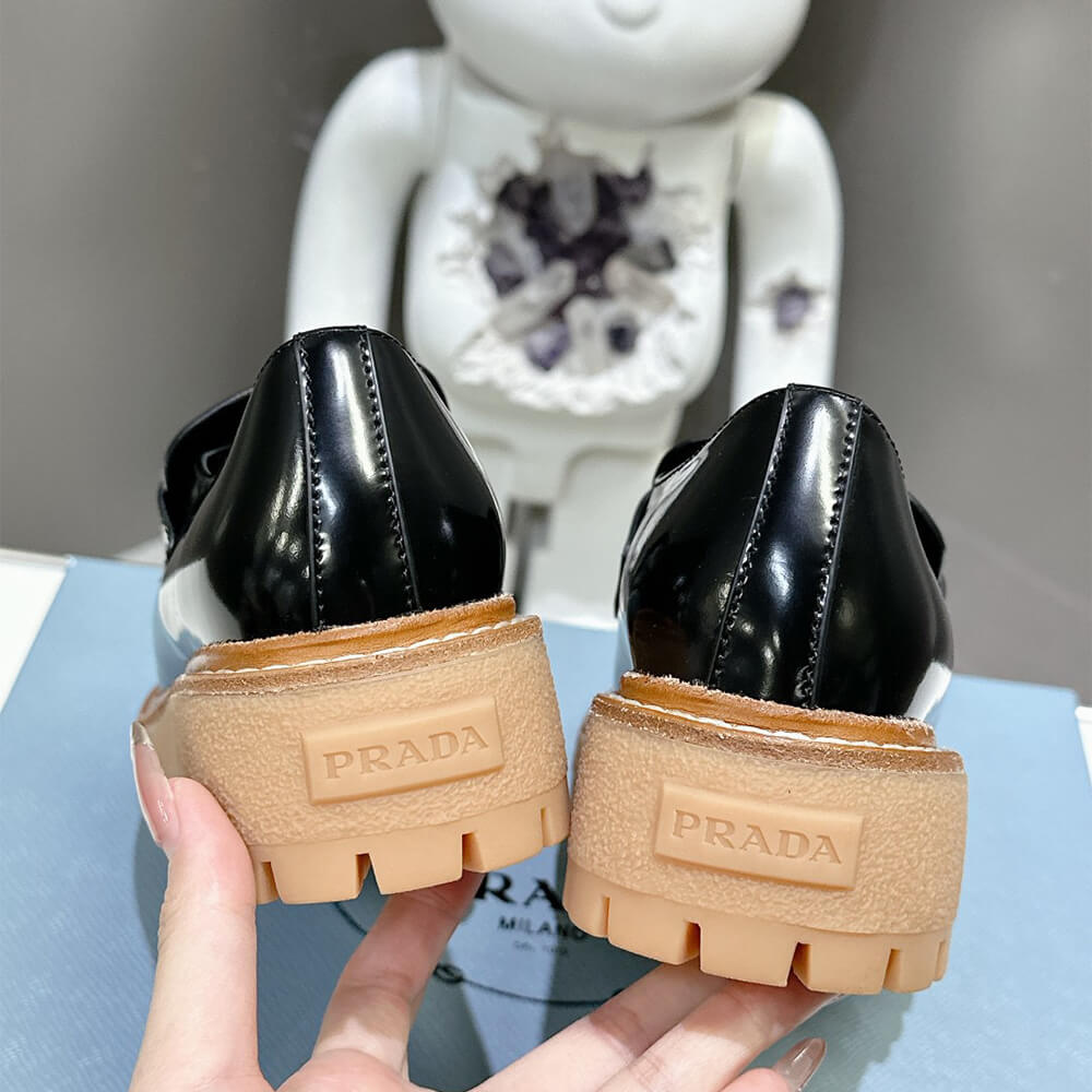 Pra*a leather loafers